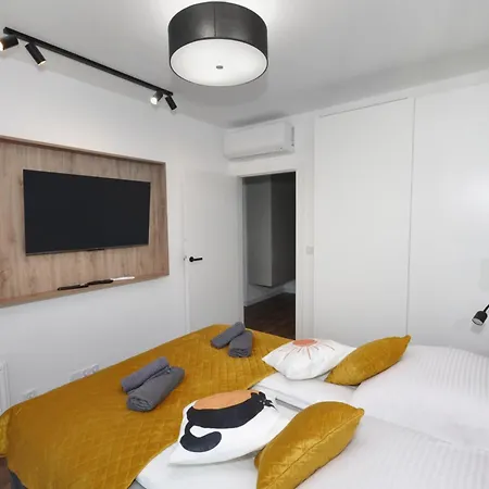 Mysliwska Solar Garden Premium Wawelofts - Free Garage Apartment Krakow